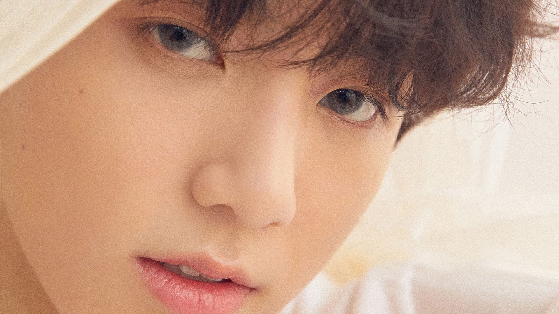 国足高压状态下传球方向选择频率分布，足球高传球怎么踢